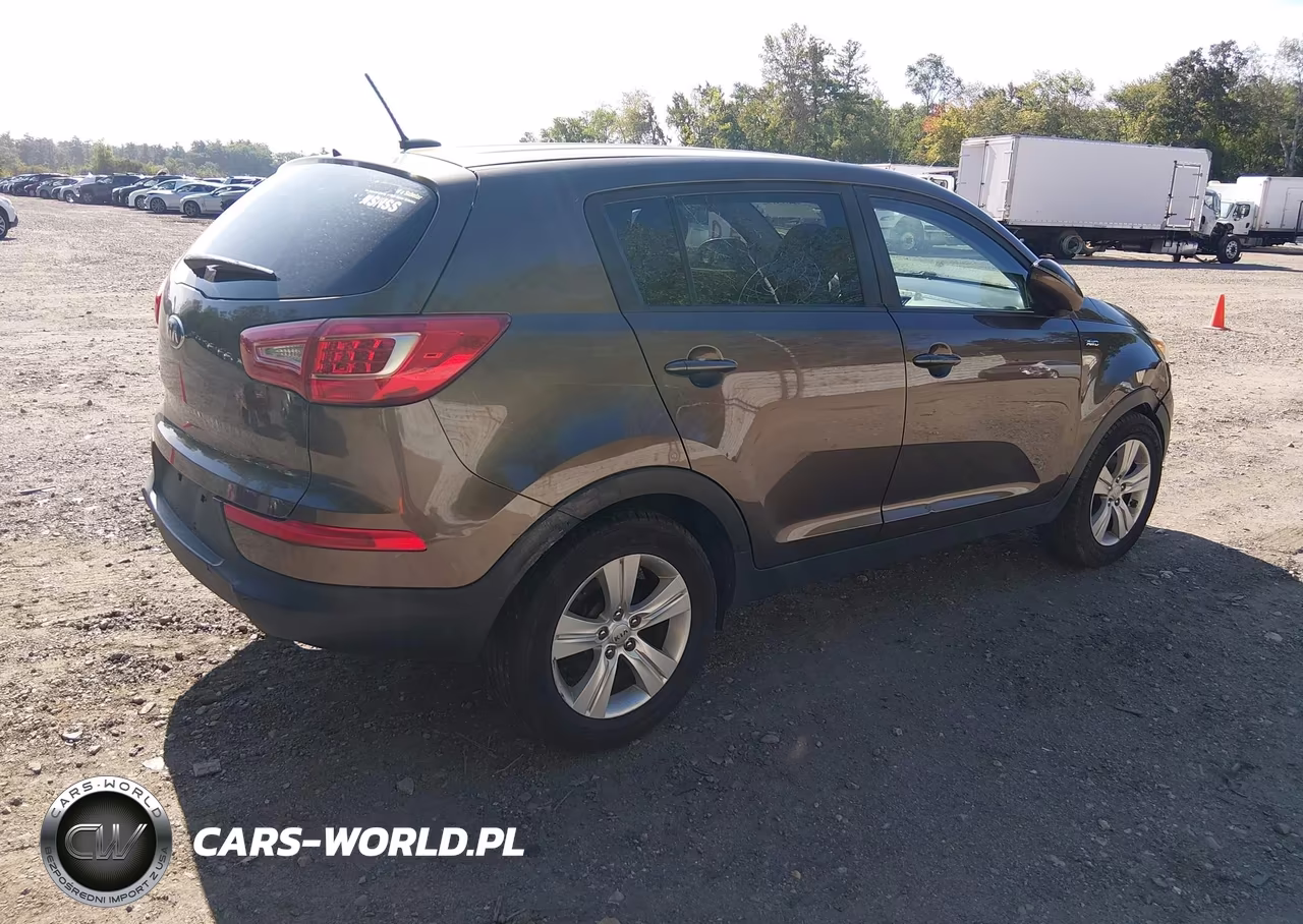 2013 Kia Sportage Lx VIN:KNDPBCA27D7366920 - 4