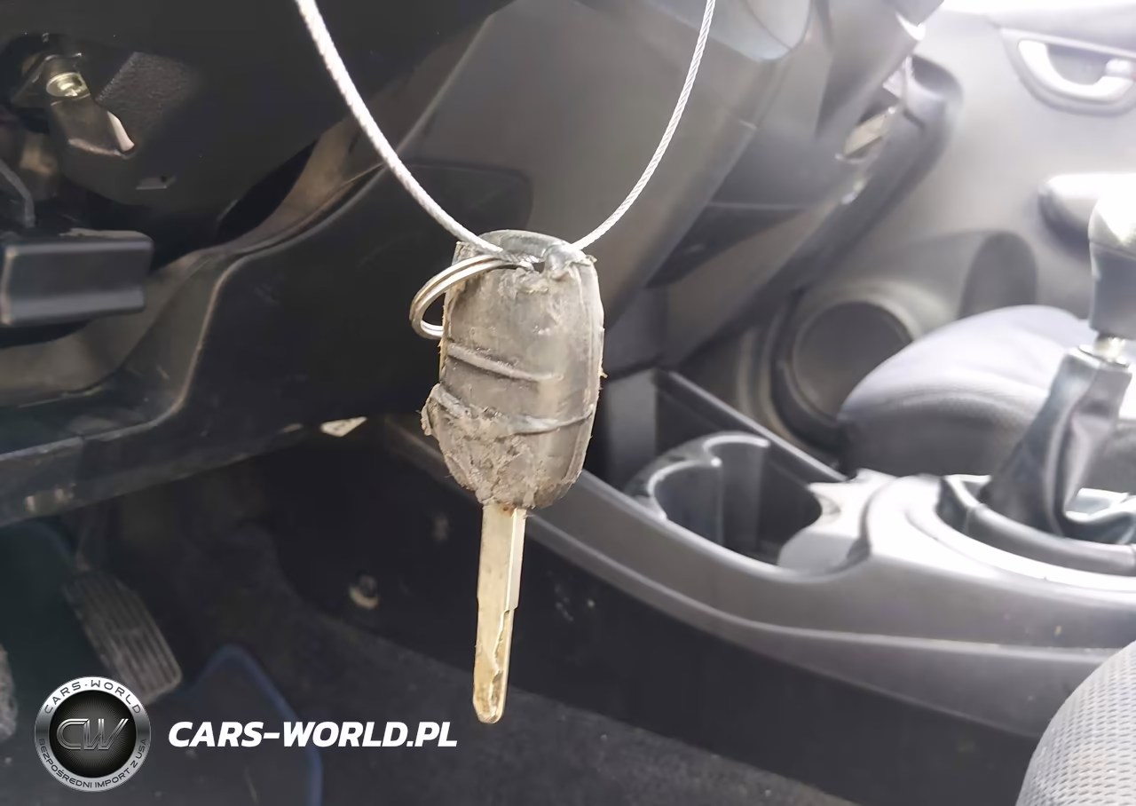 2013 Honda Fit Sport VIN:JHMGE8G52DC055049 - 11