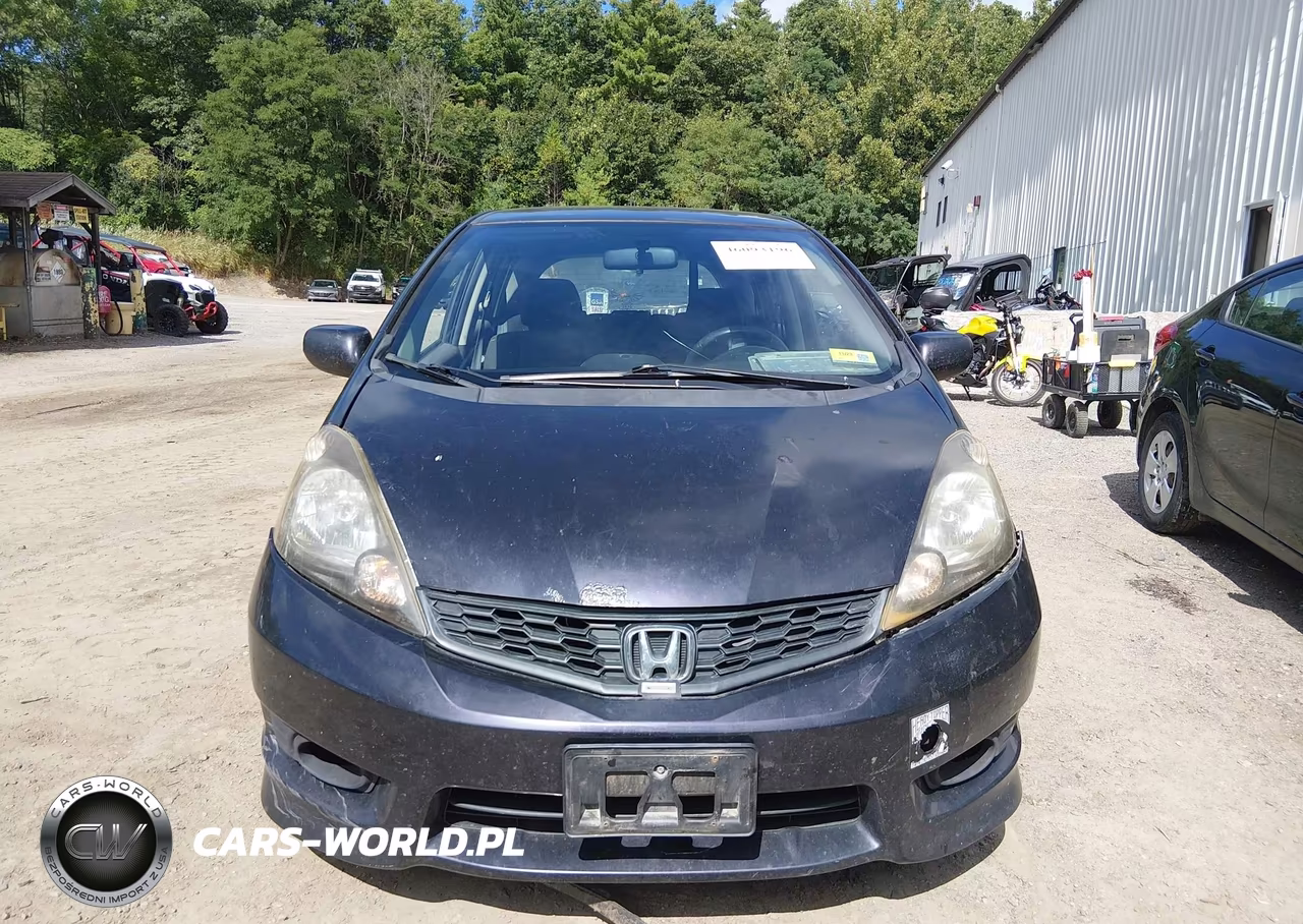 2013 Honda Fit Sport VIN:JHMGE8G52DC055049 - 12