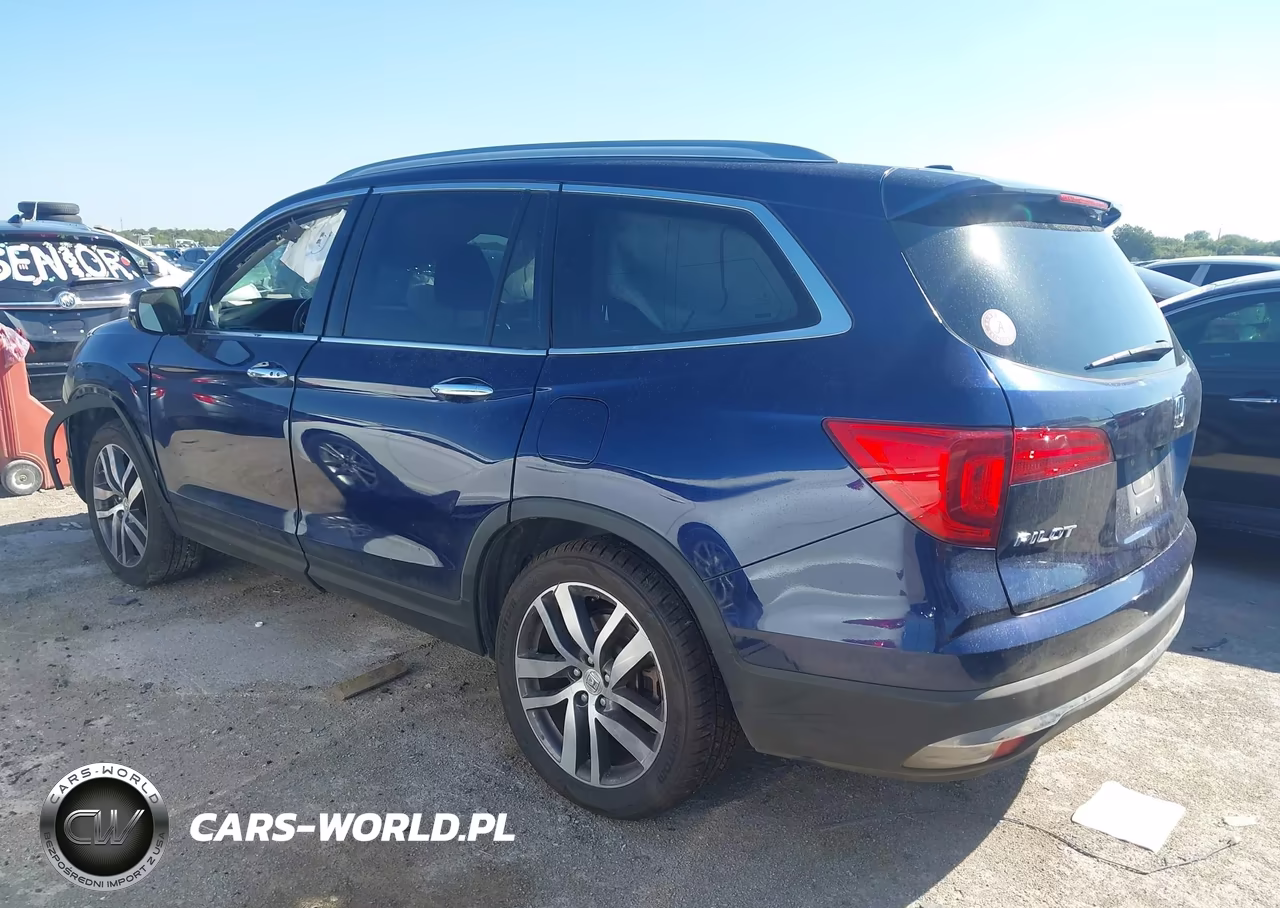 2017 Honda Pilot Touring VIN:5FNYF6H97HB003434 - 3