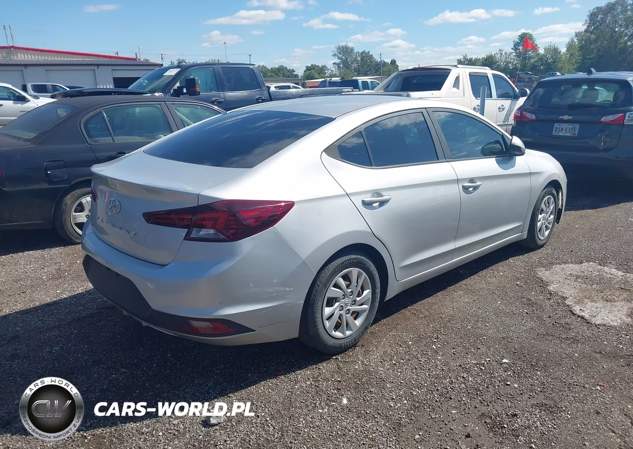2019 Hyundai Elantra Se VIN:5NPD74LF2KH424256 - 4
