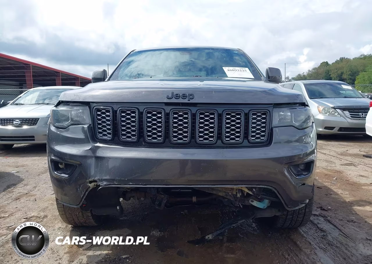 2018 Jeep Grand Cherokee Altitude 4X4 VIN:1C4RJFAG0JC469057 - 11