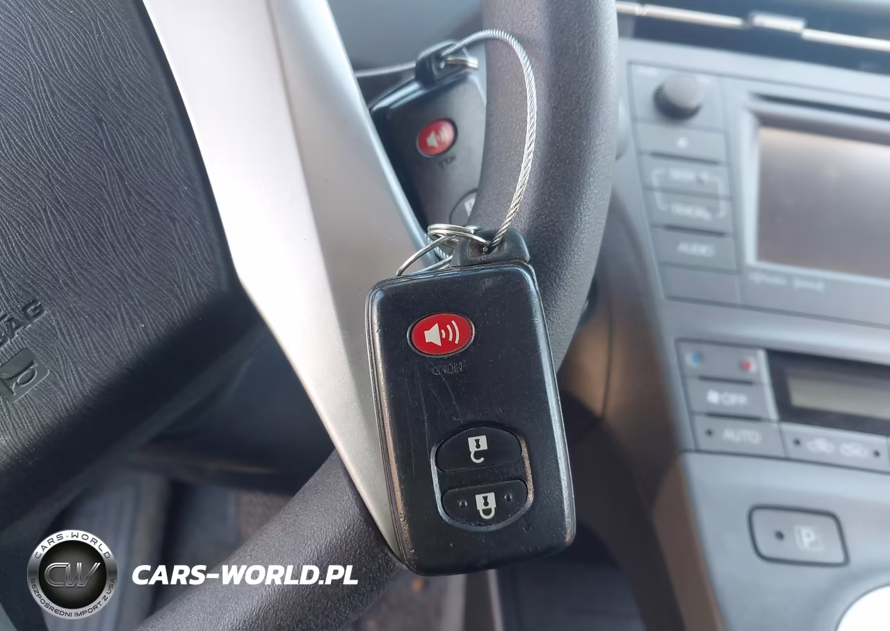 2013 Toyota Prius Three VIN:JTDKN3DU2D5631706 - 11