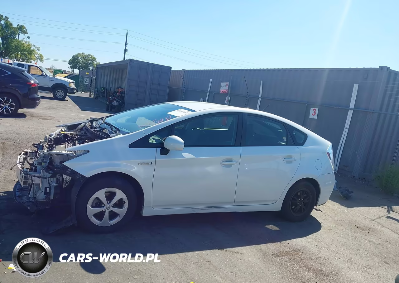 2013 Toyota Prius Three VIN:JTDKN3DU2D5631706 - 15