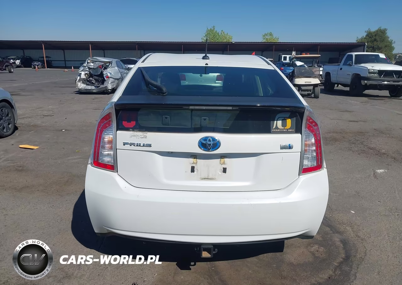 2013 Toyota Prius Three VIN:JTDKN3DU2D5631706 - 17