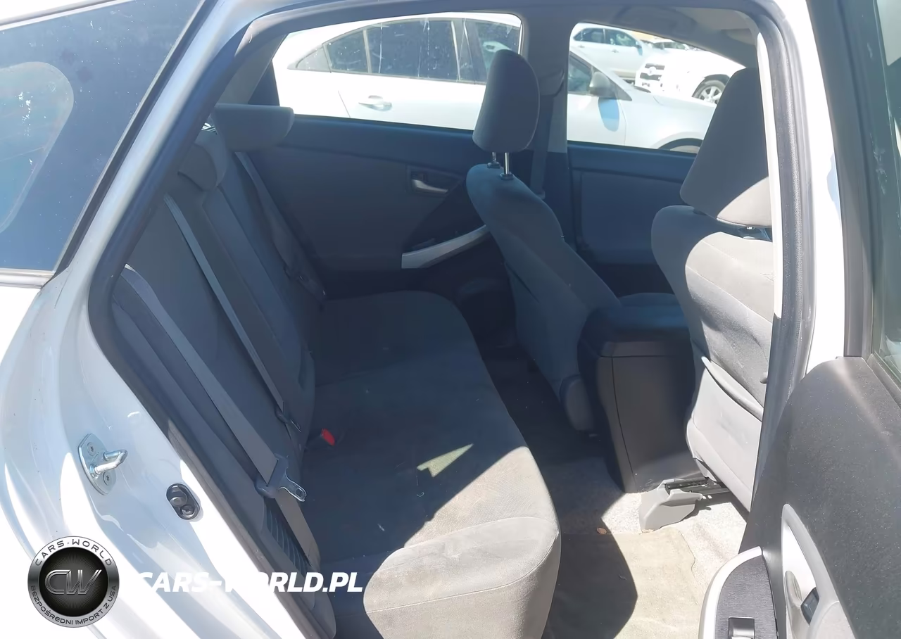 2013 Toyota Prius Three VIN:JTDKN3DU2D5631706 - 8