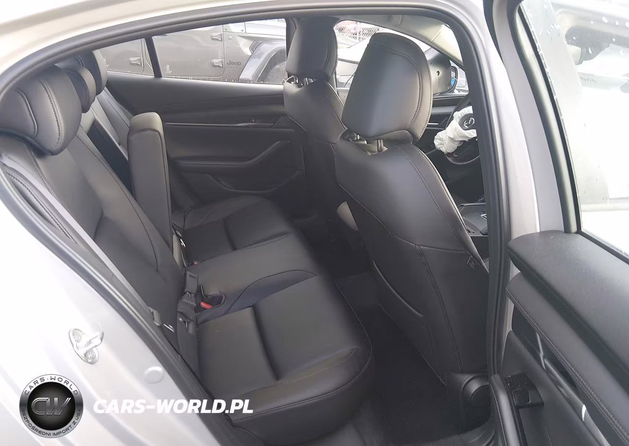 2026 Mazda Mazda3 2.5 S Preferred VIN:JM1BPACLXT1872040 - 8