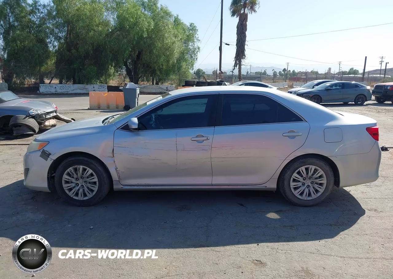 2014 Toyota Camry Le VIN:4T1BF1FK4EU410088 - 14