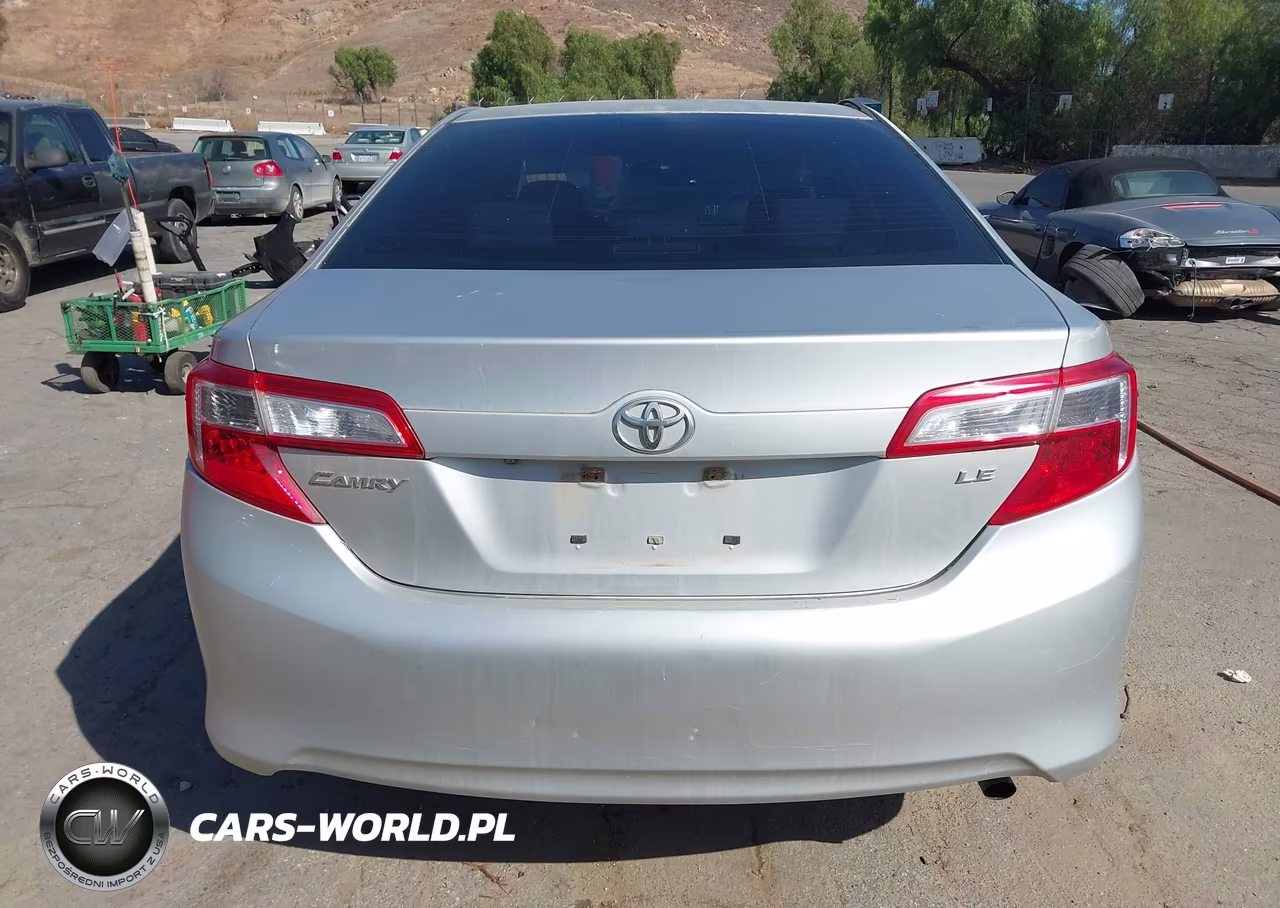 2014 Toyota Camry Le VIN:4T1BF1FK4EU410088 - 16