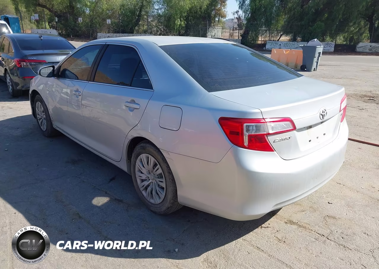 2014 Toyota Camry Le VIN:4T1BF1FK4EU410088 - 3