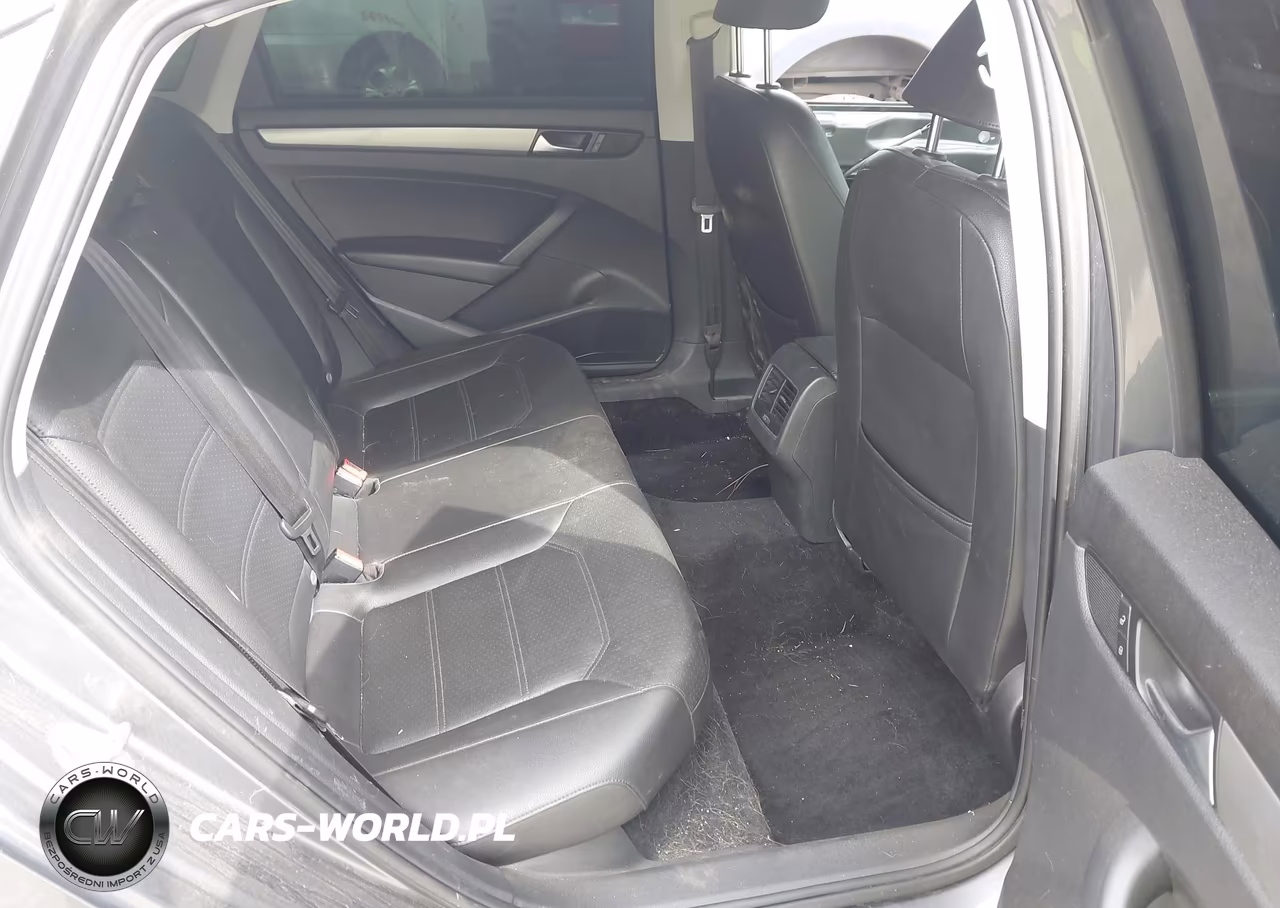 2015 Volkswagen Passat 2.0L Tdi Se VIN:1VWBV7A30FC045858 - 8