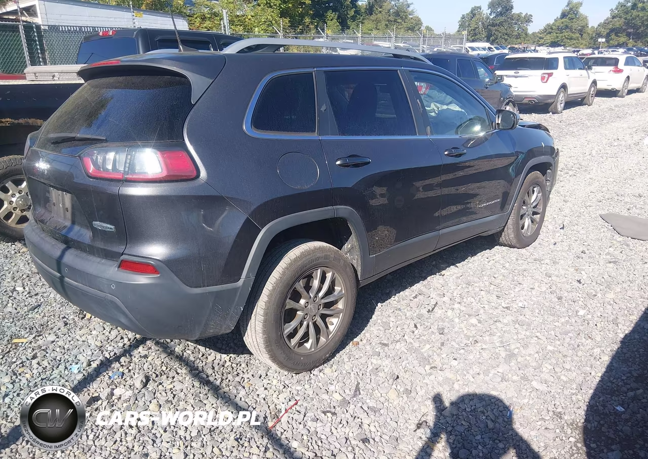 2020 Jeep Cherokee Latitude Plus 4X4 VIN:1C4PJMLB4LD586778 - 4