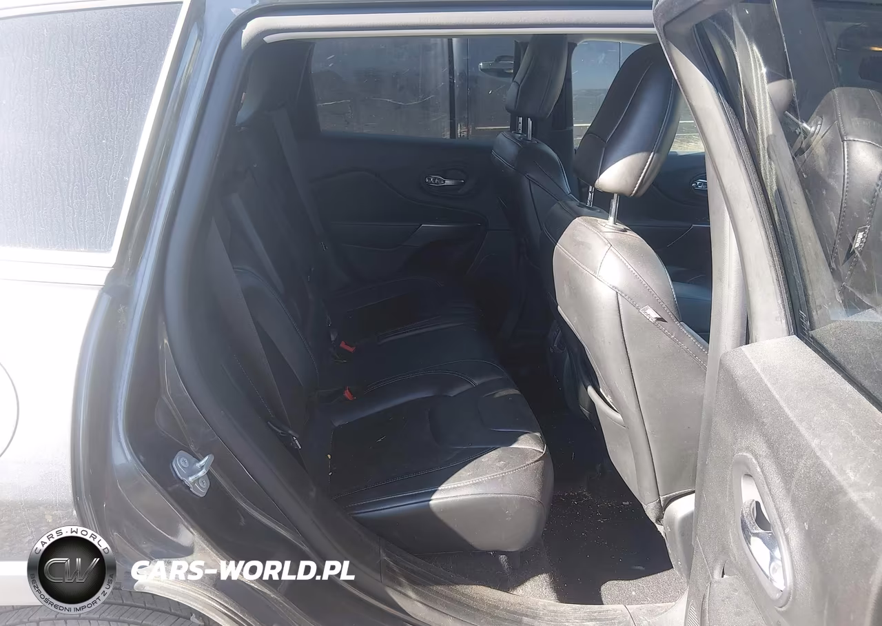 2020 Jeep Cherokee Latitude Plus 4X4 VIN:1C4PJMLB4LD586778 - 8