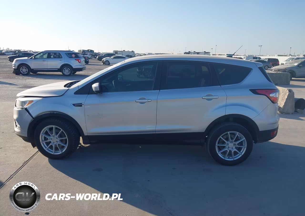 2017 Ford Escape Se VIN:1FMCU0GD7HUD40112 - 15