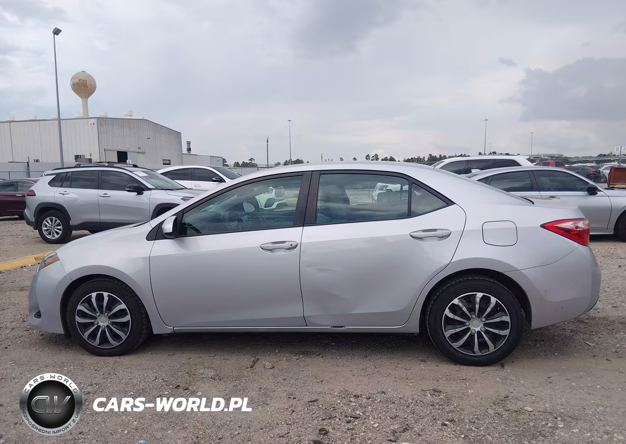 2019 Toyota Corolla Le VIN:2T1BURHE0KC229918 - 14