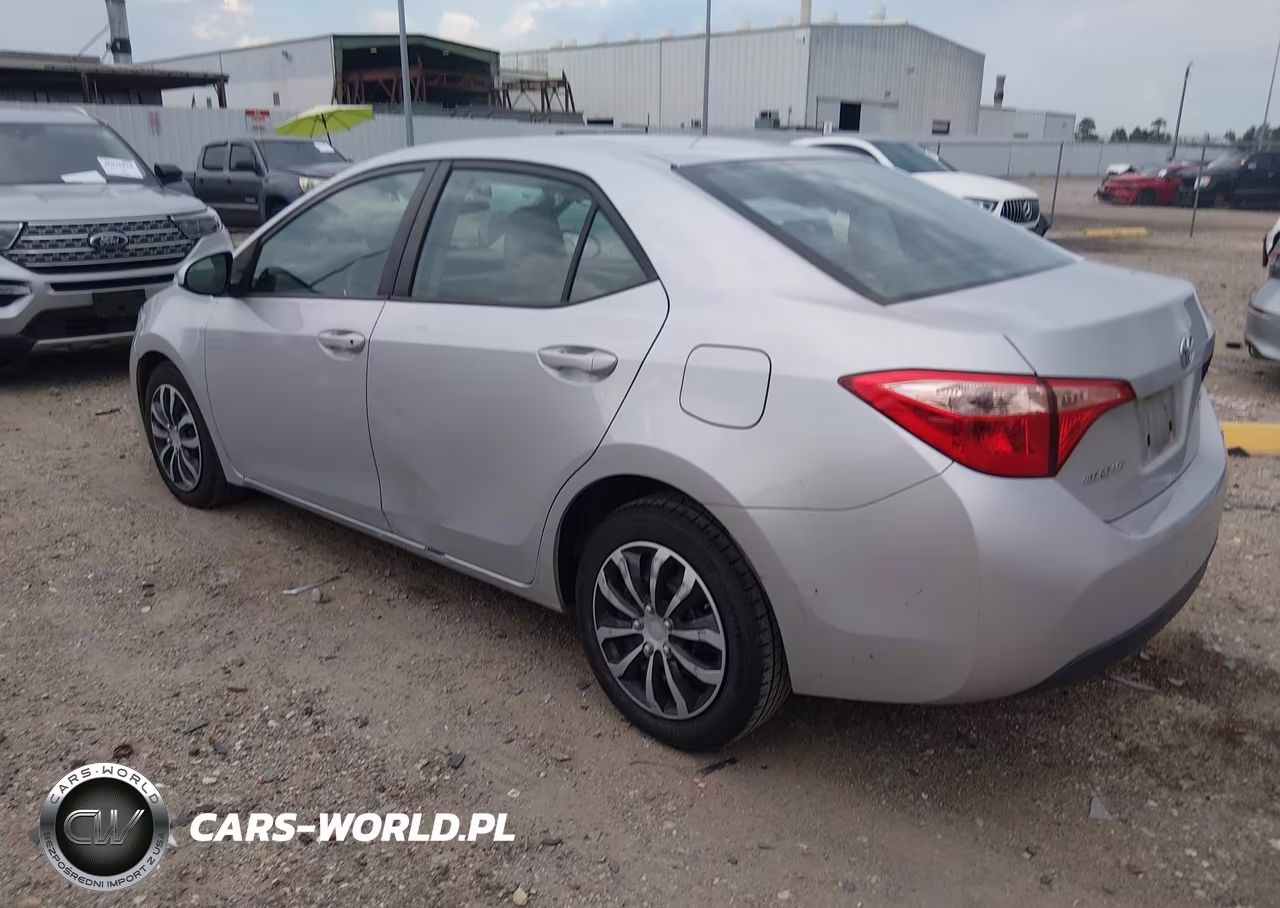 2019 Toyota Corolla Le VIN:2T1BURHE0KC229918 - 3