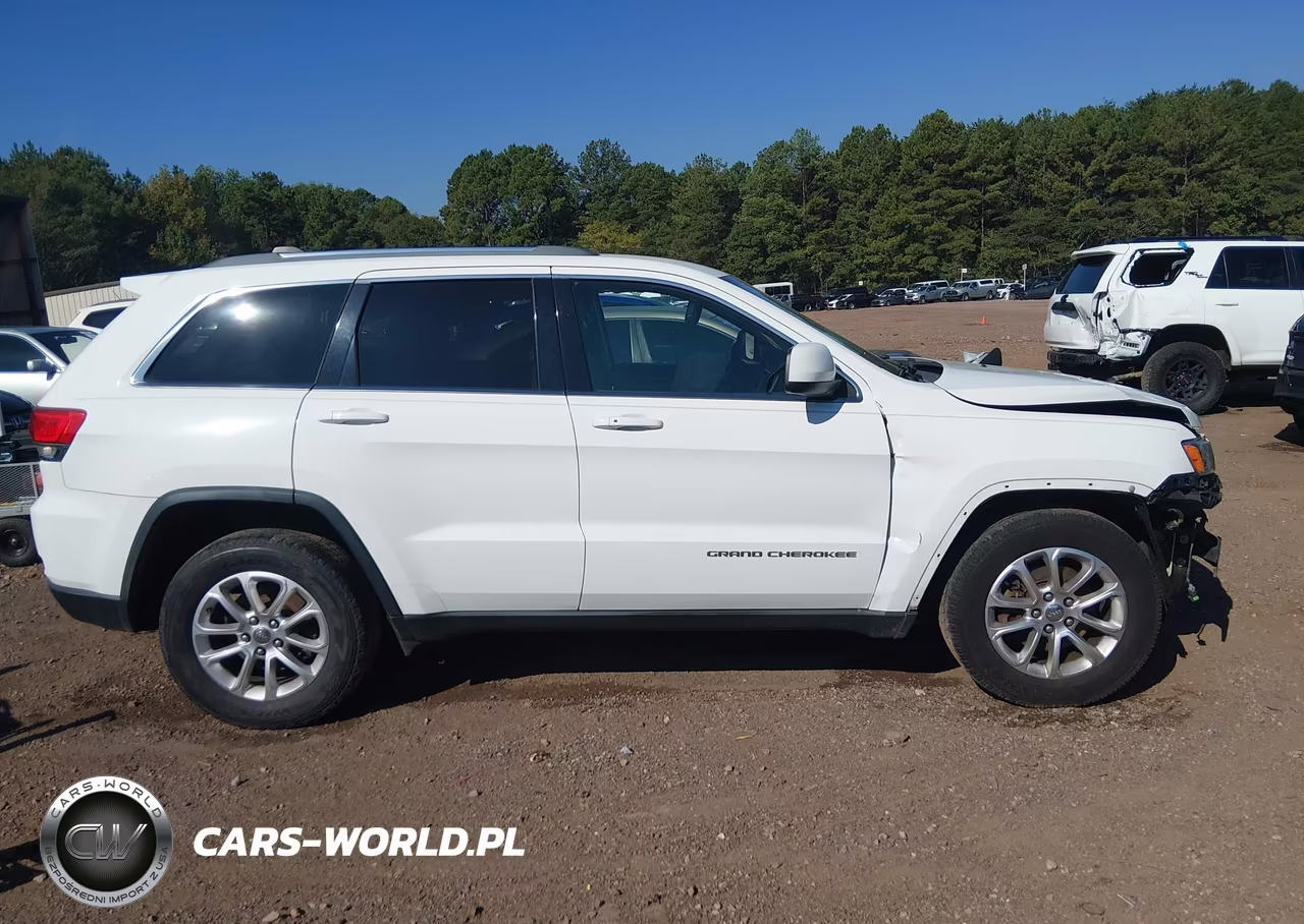 2015 Jeep Grand Cherokee Laredo VIN:1C4RJEAG2FC727807 - 14