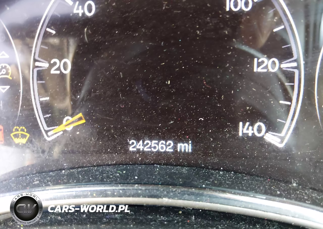 2015 Jeep Grand Cherokee Laredo VIN:1C4RJEAG2FC727807 - 16