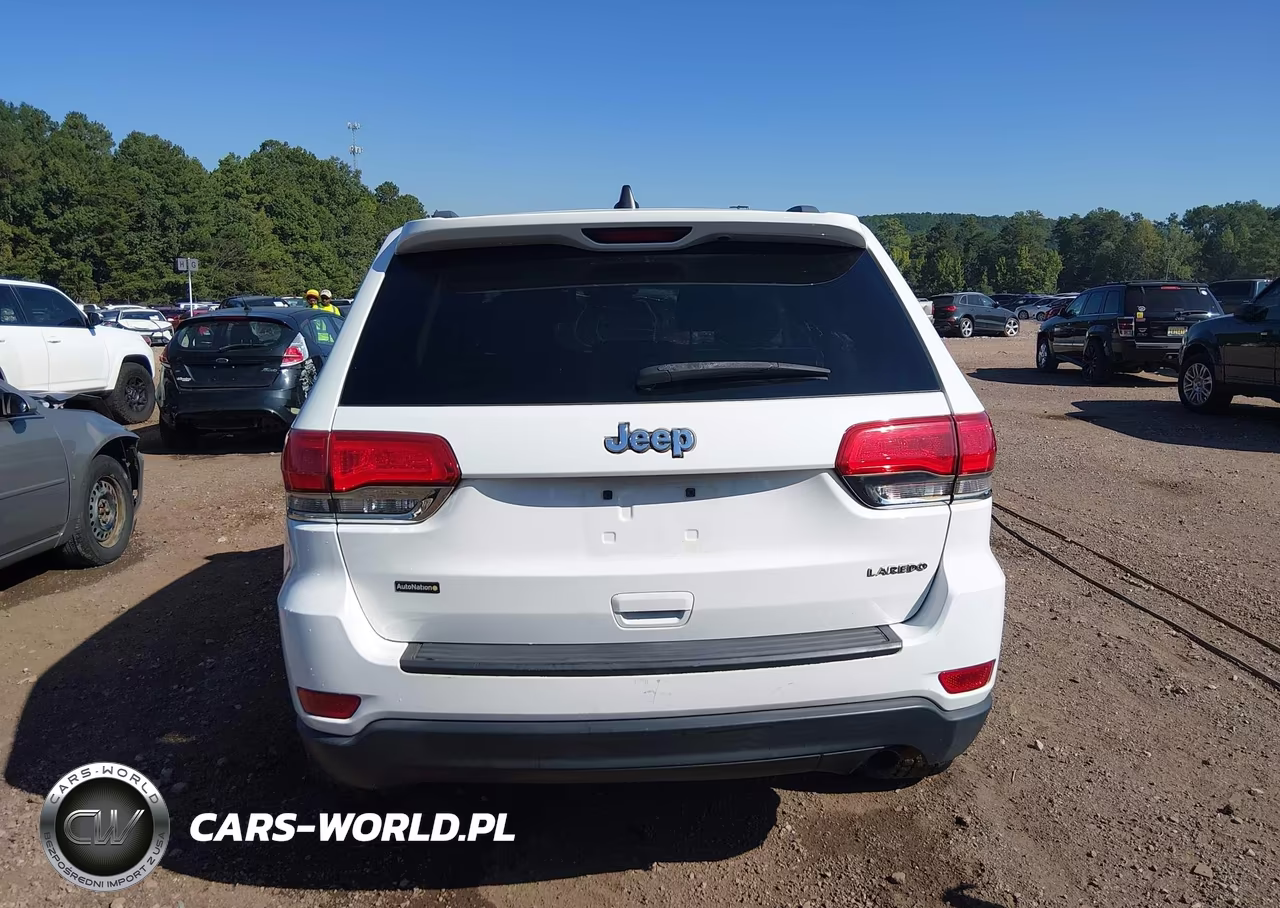 2015 Jeep Grand Cherokee Laredo VIN:1C4RJEAG2FC727807 - 17