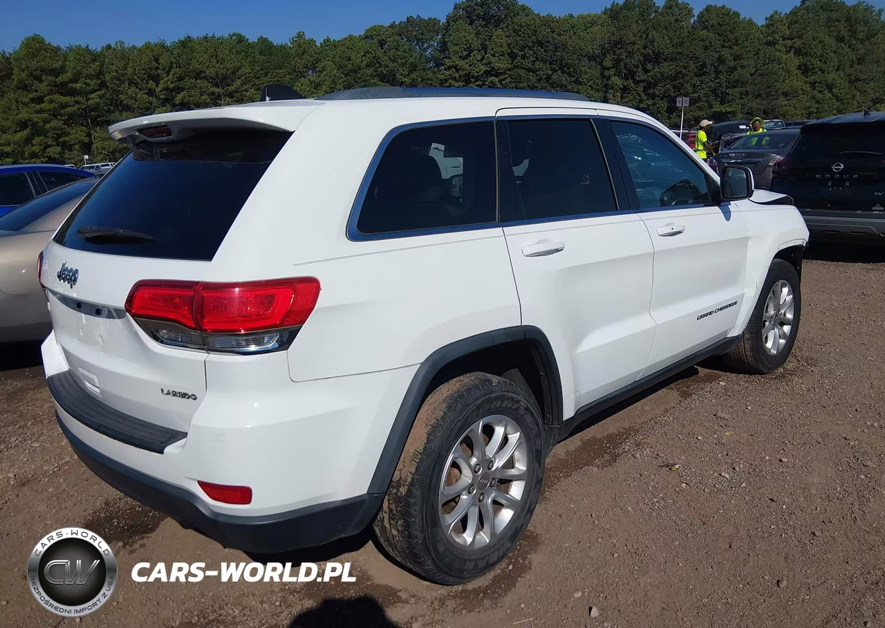 2015 Jeep Grand Cherokee Laredo VIN:1C4RJEAG2FC727807 - 4