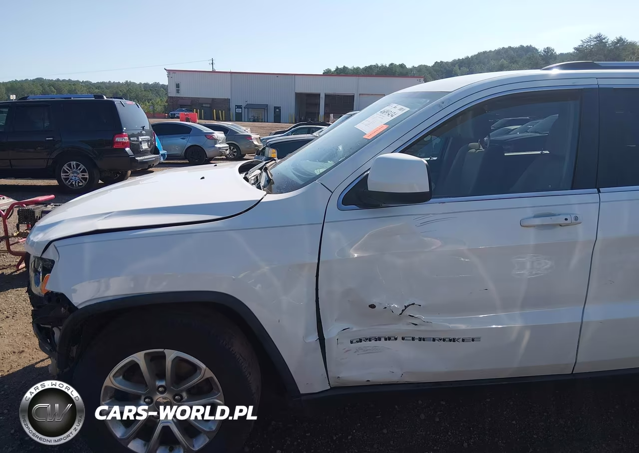 2015 Jeep Grand Cherokee Laredo VIN:1C4RJEAG2FC727807 - 6