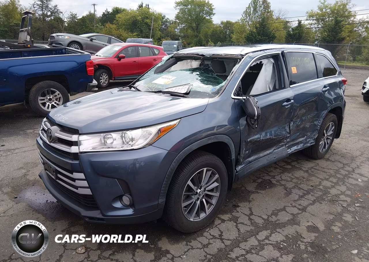 2019 Toyota Highlander Xle VIN:5TDJZRFH2KS977670 - 2