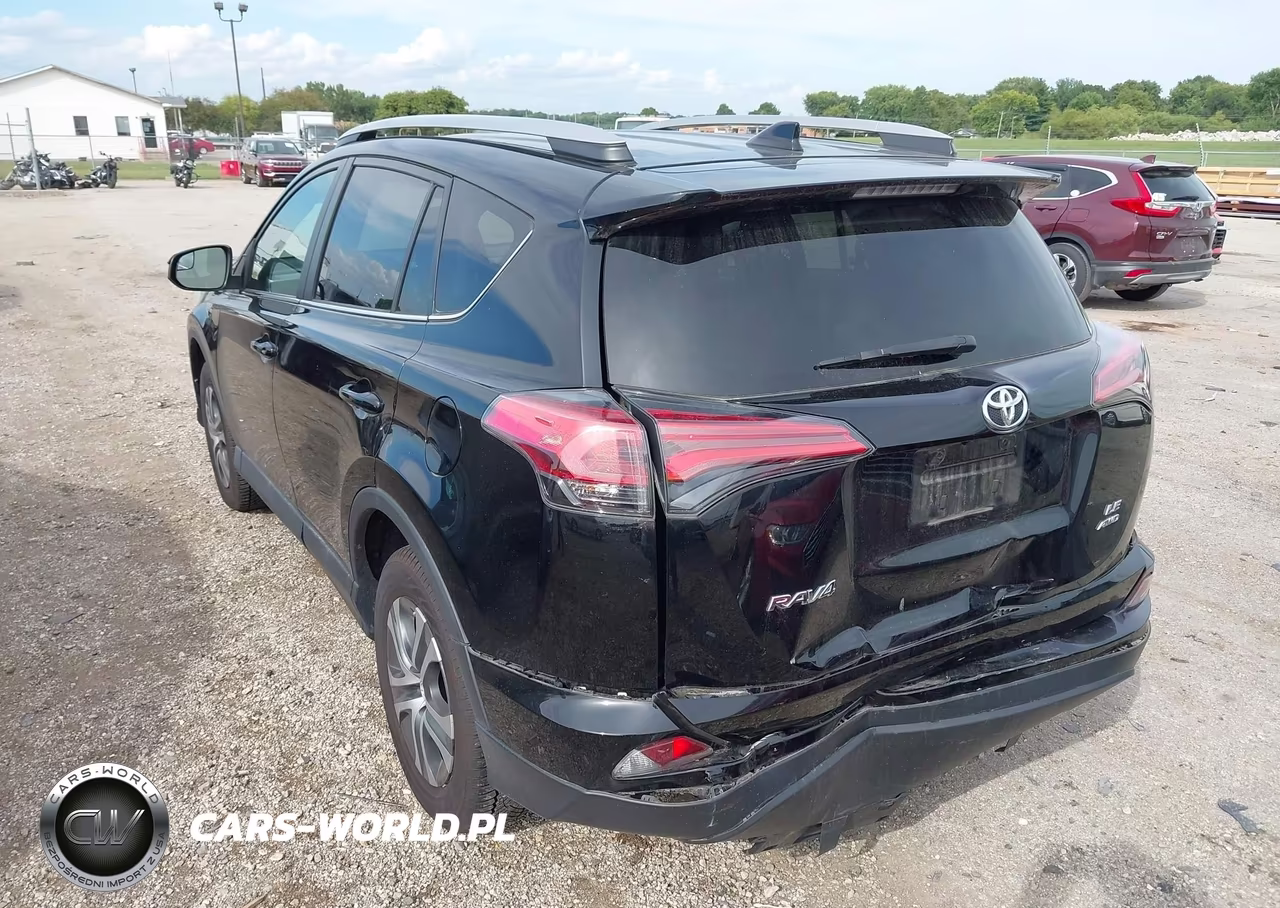 2018 Toyota Rav4 Le VIN:2T3BFREV3JW853148 - 3
