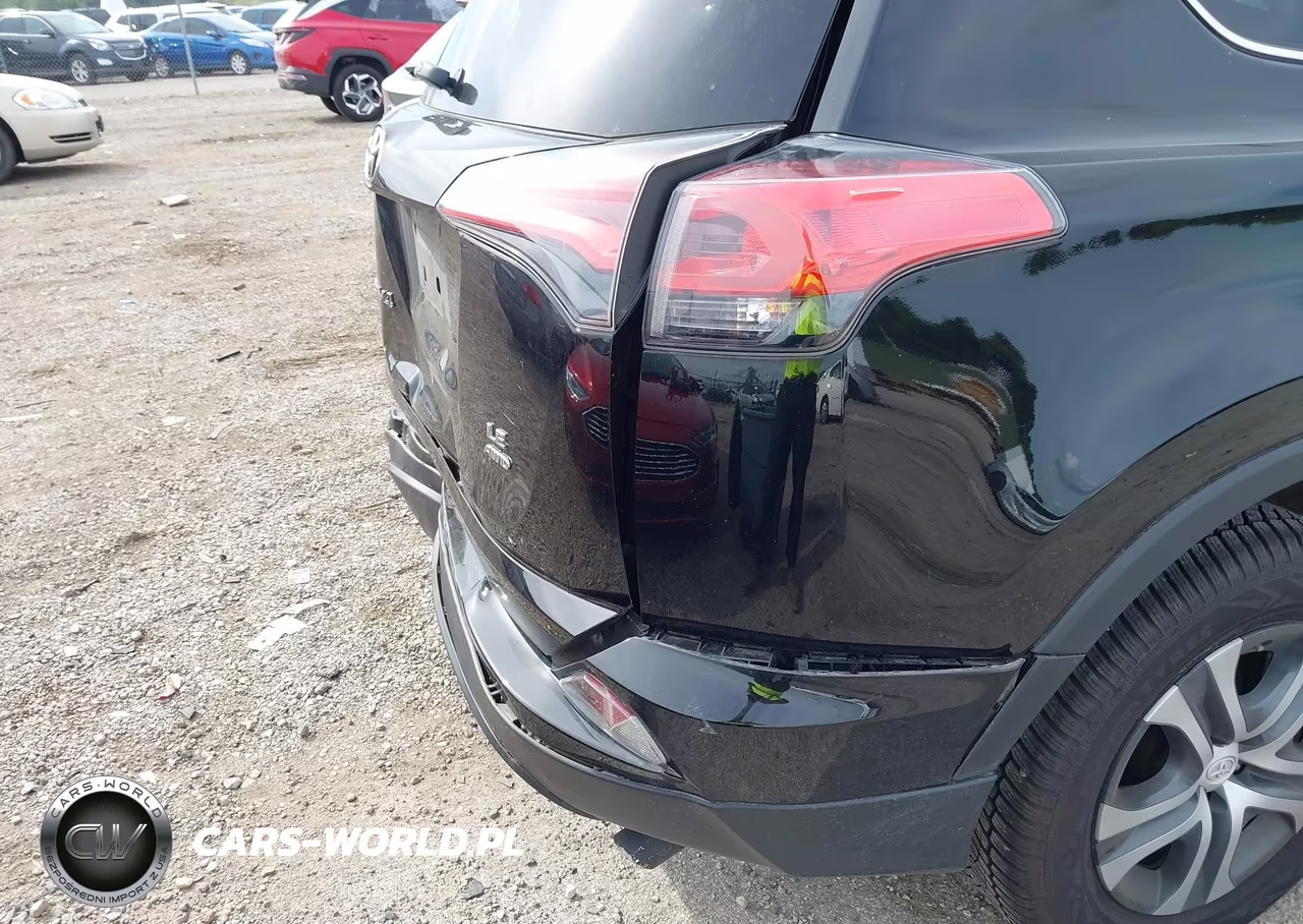 2018 Toyota Rav4 Le VIN:2T3BFREV3JW853148 - 6