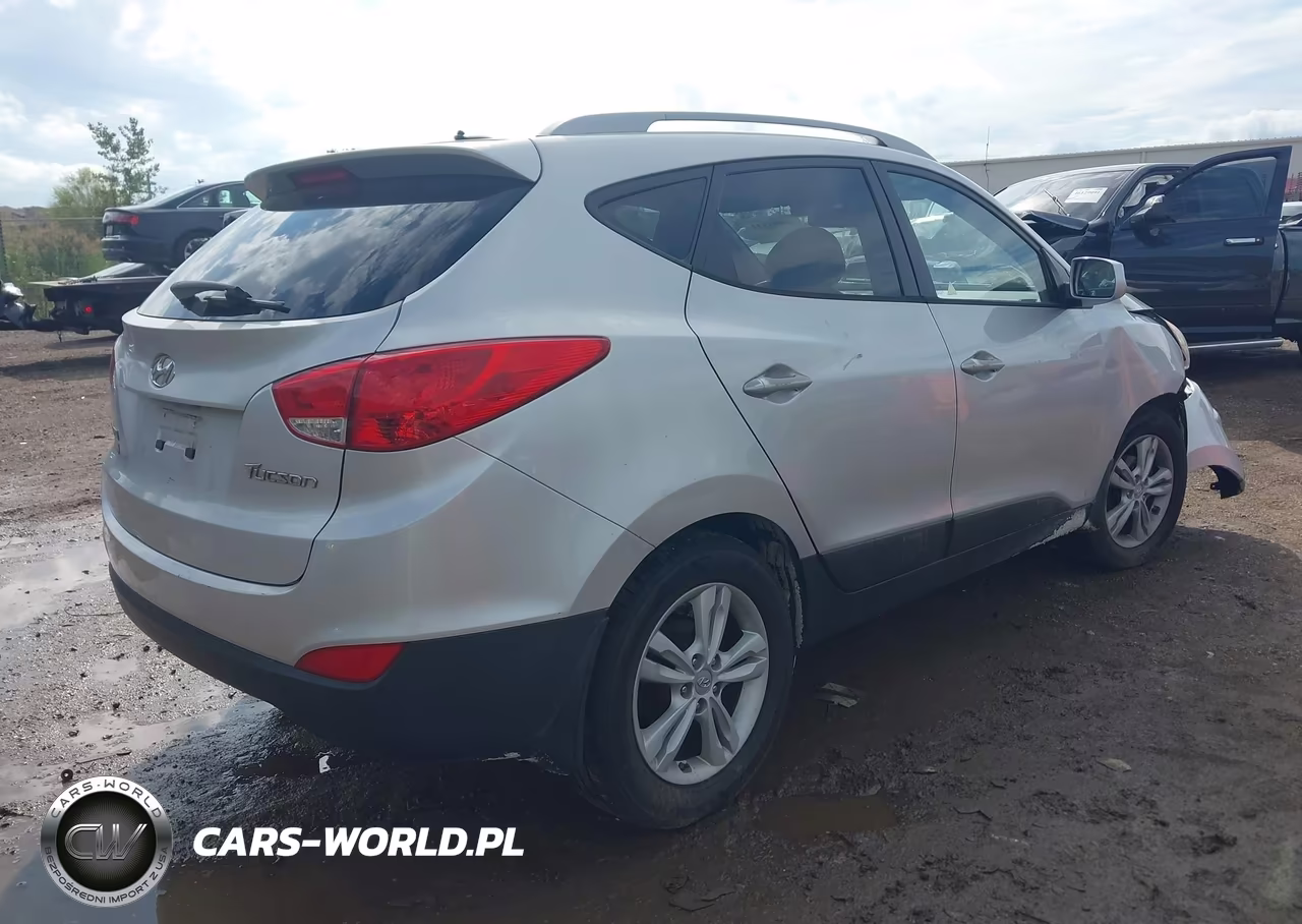 2010 Hyundai Tucson Gls VIN:KM8JU3AC8AU108620 - 4