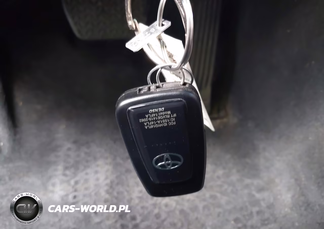 2024 Toyota Camry Le VIN:4T1R11AKXRU264063 - 11