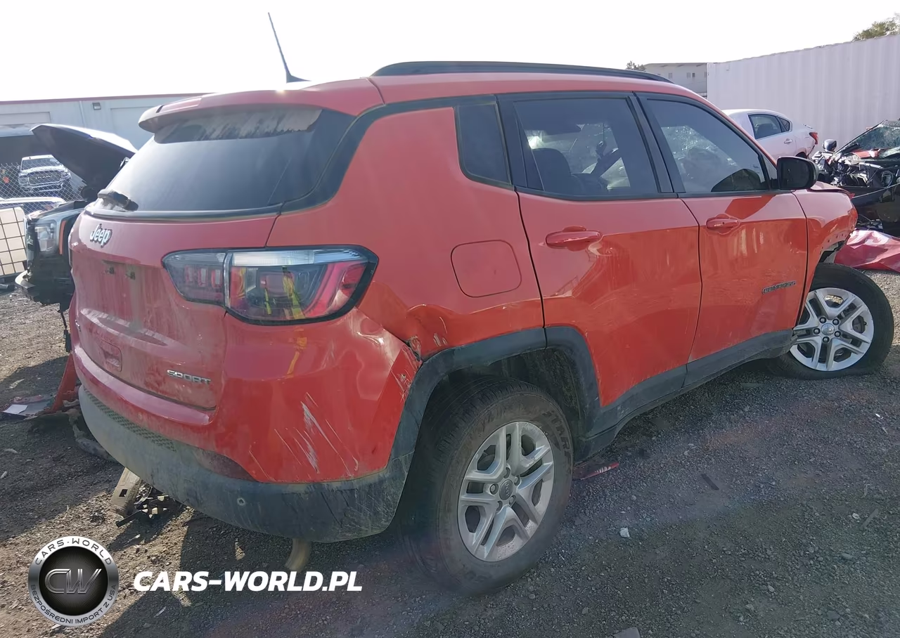 2018 Jeep Compass Sport 4X4 VIN:3C4NJDABXJT342943 - 4