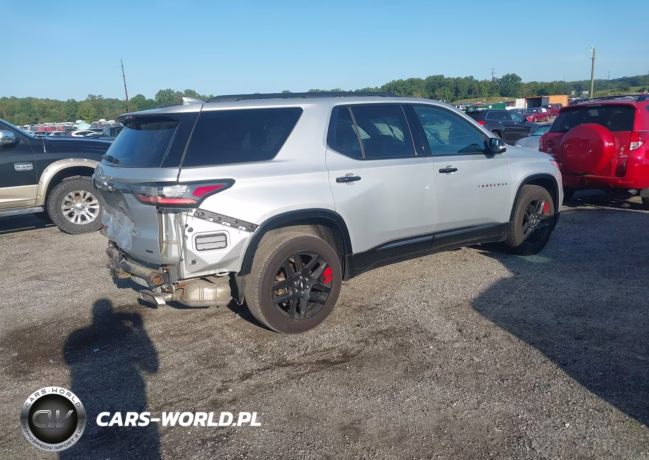 2018 Chevrolet Traverse Premier VIN:1GNEVJKWXJJ186390 - 4
