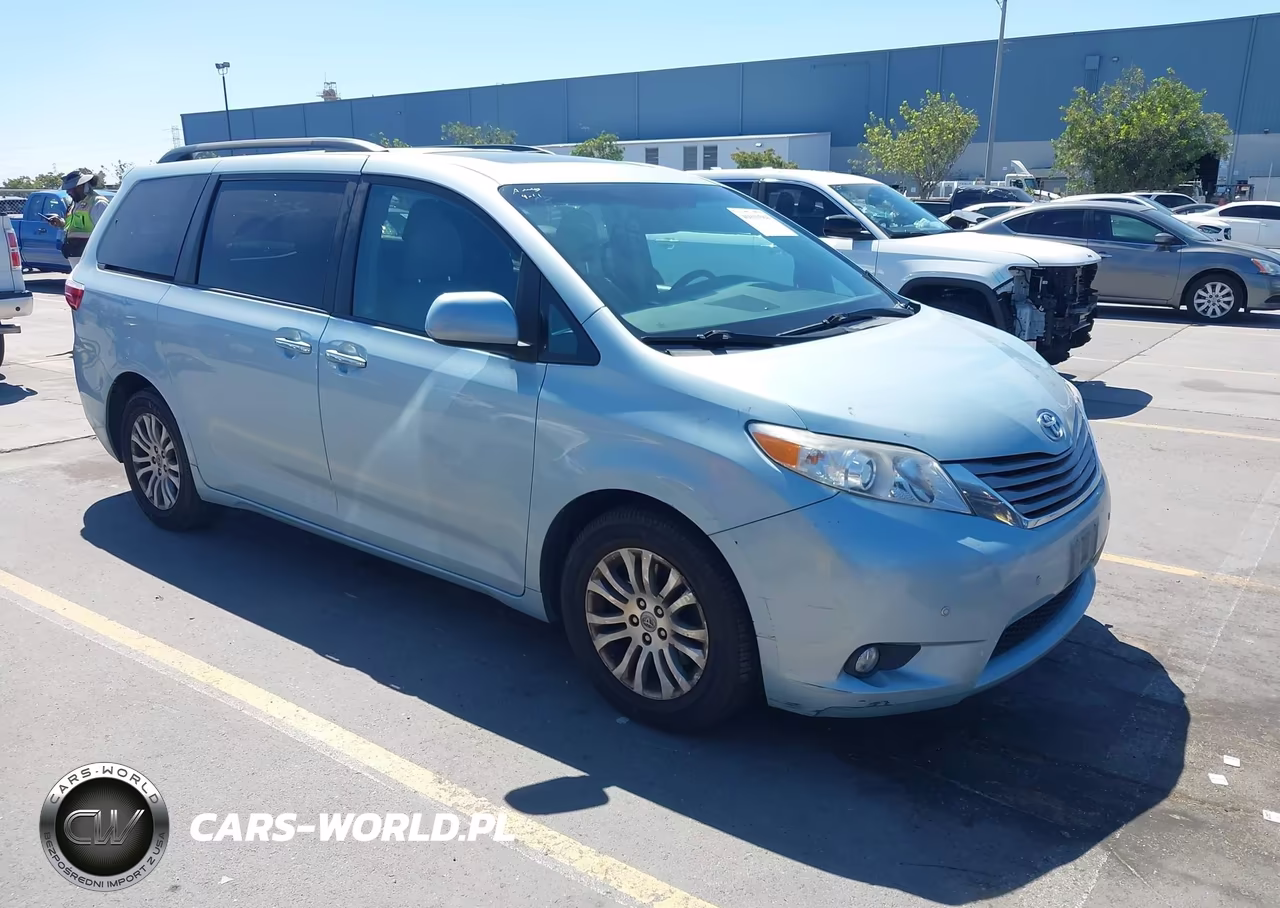 2017 Toyota Sienna Xle 8 Passenger