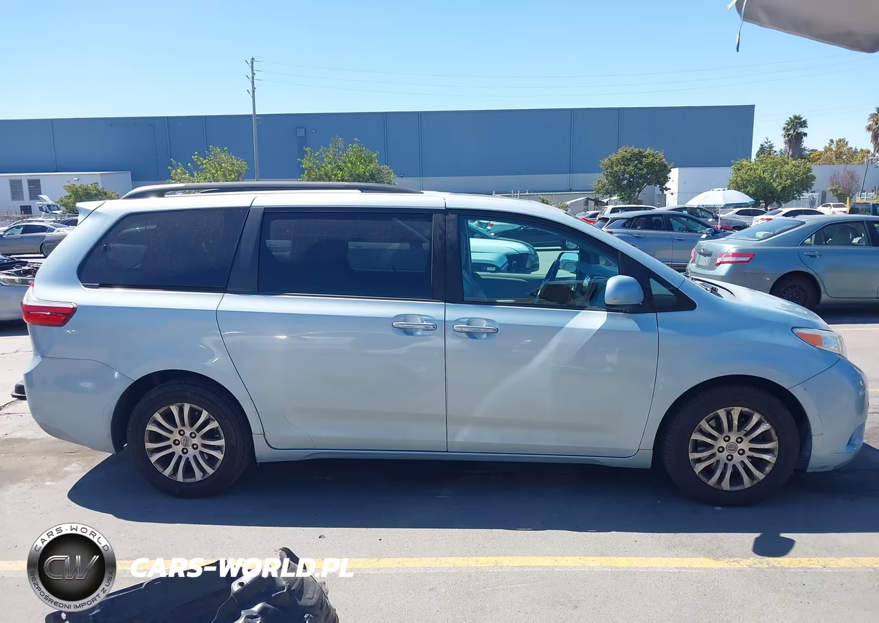 2017 Toyota Sienna Xle 8 Passenger VIN:5TDYZ3DC2HS791672 - 14