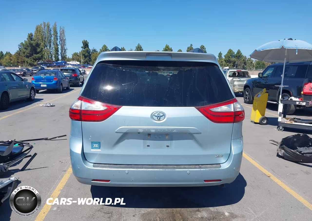 2017 Toyota Sienna Xle 8 Passenger VIN:5TDYZ3DC2HS791672 - 17