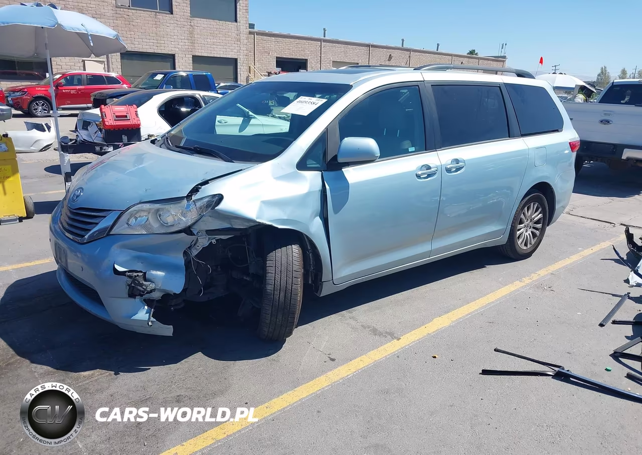 2017 Toyota Sienna Xle 8 Passenger VIN:5TDYZ3DC2HS791672 - 2