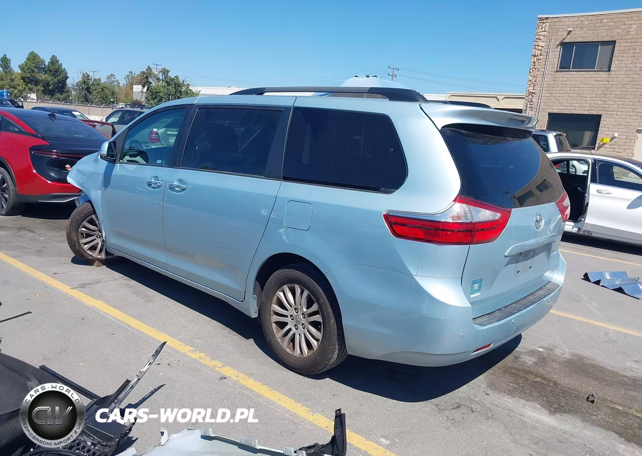 2017 Toyota Sienna Xle 8 Passenger VIN:5TDYZ3DC2HS791672 - 3