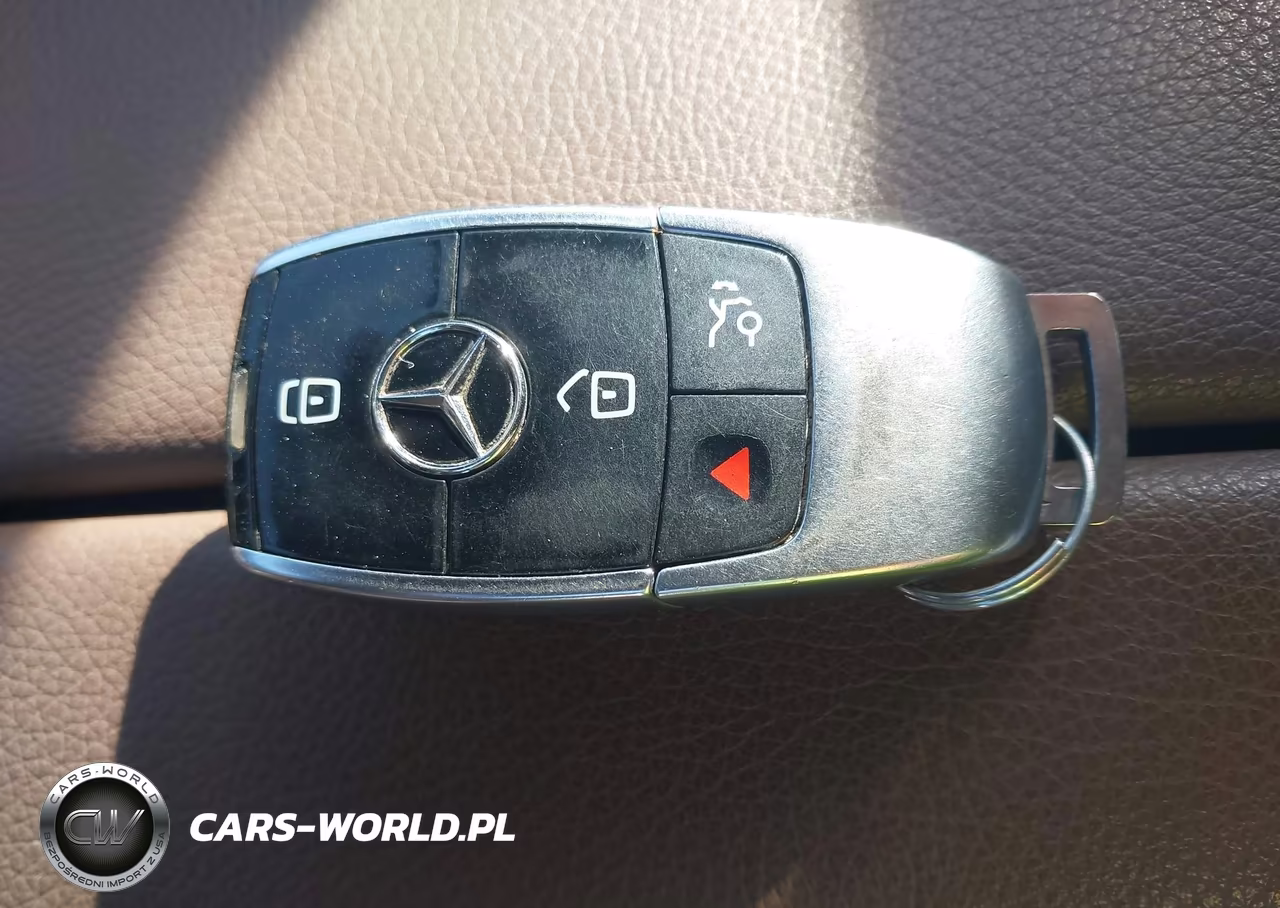 2018 Mercedes-Benz E 400 4Matic VIN:WDDZF6GB1JA466795 - 11