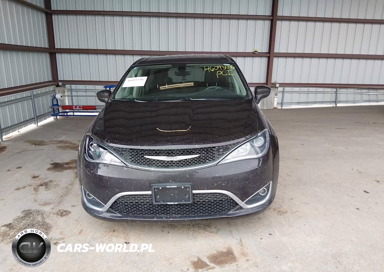 2017 Chrysler Pacifica Touring Plus VIN:2C4RC1BG1HR768523 - 12