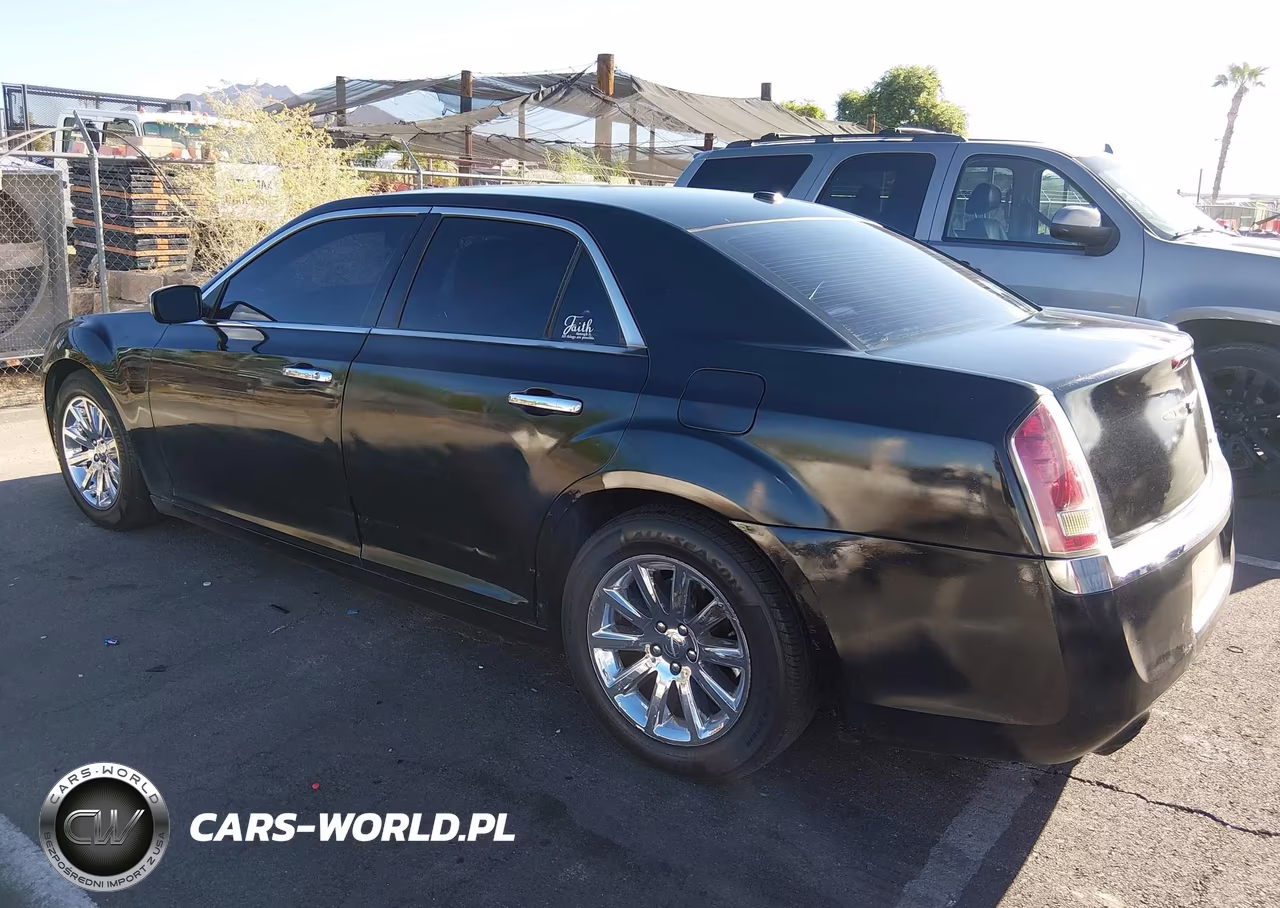 2012 Chrysler 300 Limited VIN:2C3CCACGXCH245413 - 3