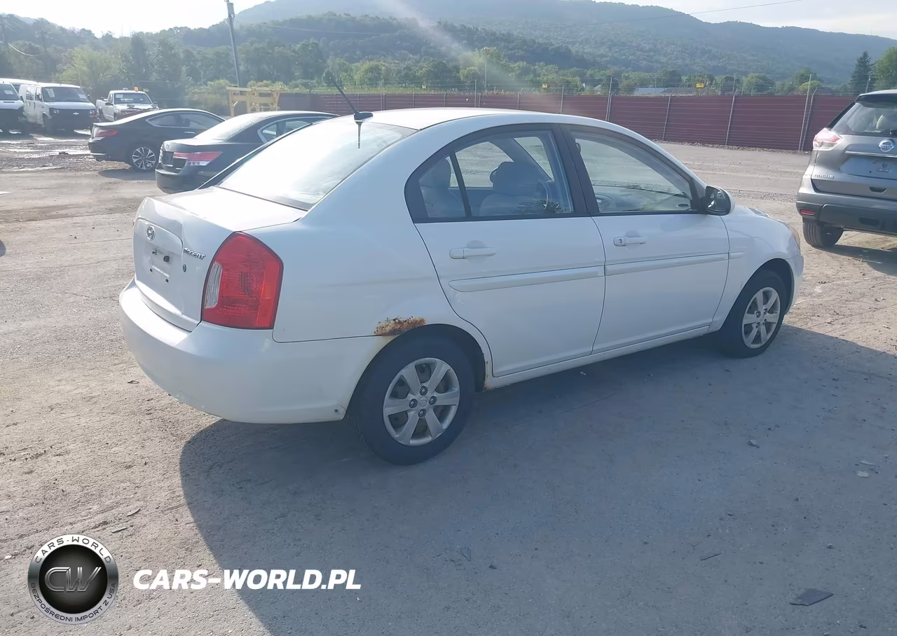 2009 Hyundai Accent Gls VIN:KMHCN46C09U330150 - 4