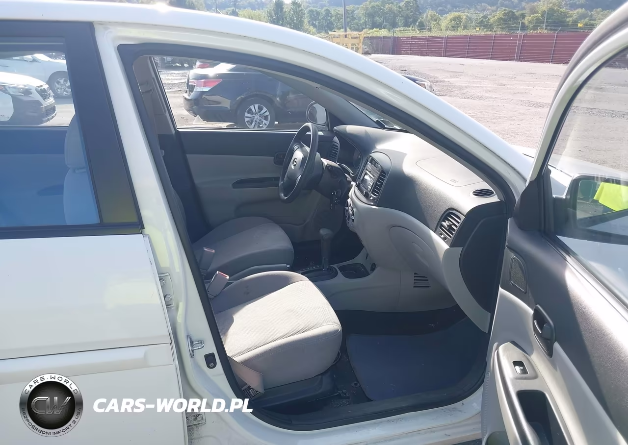 2009 Hyundai Accent Gls VIN:KMHCN46C09U330150 - 5