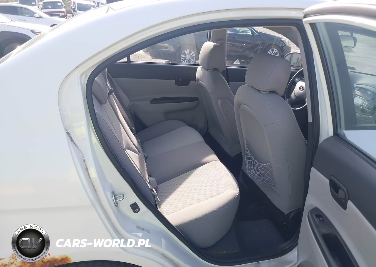 2009 Hyundai Accent Gls VIN:KMHCN46C09U330150 - 8
