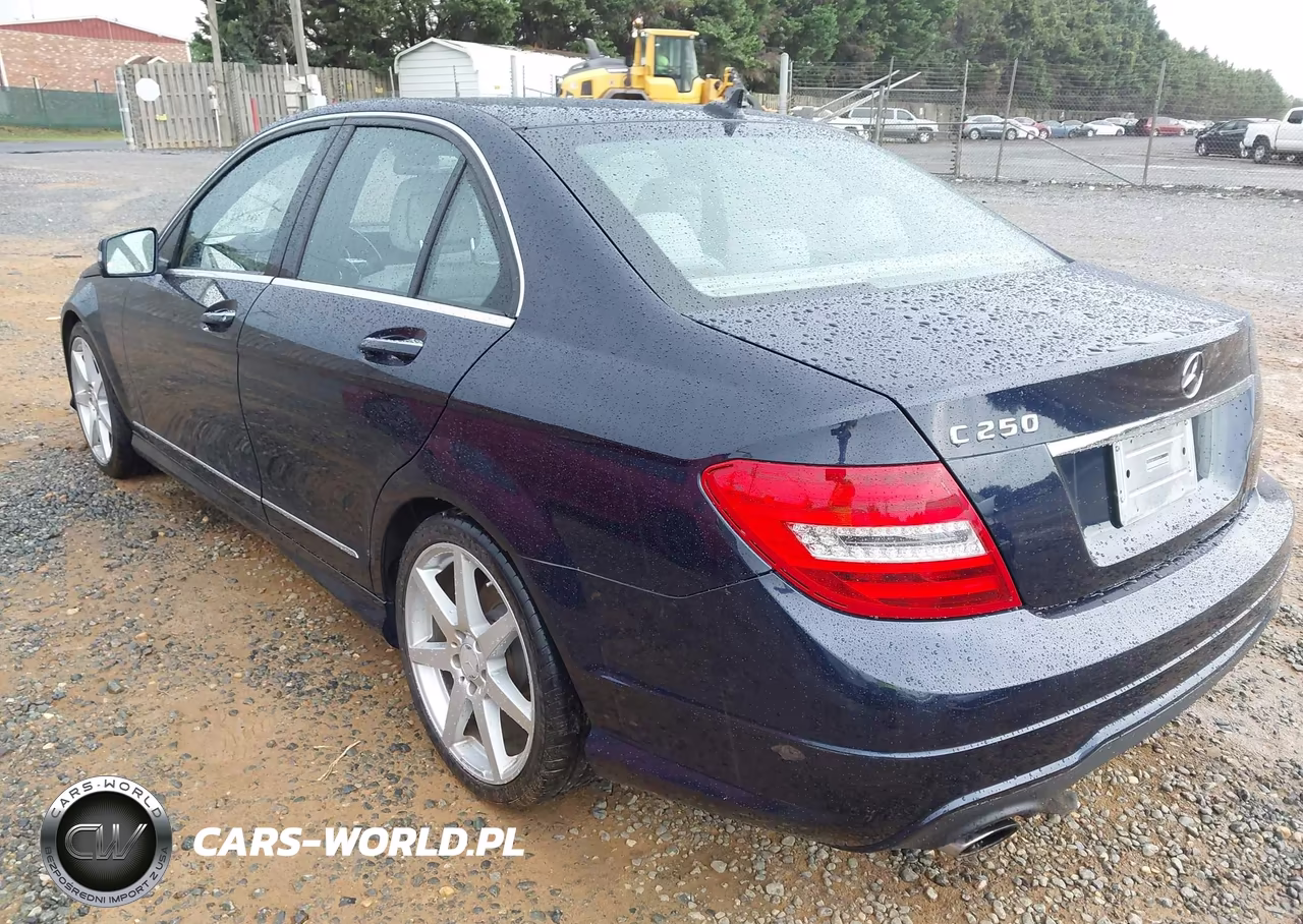 2014 Mercedes-Benz C 250 Sport VIN:WDDGF4HB1EA935674 - 3