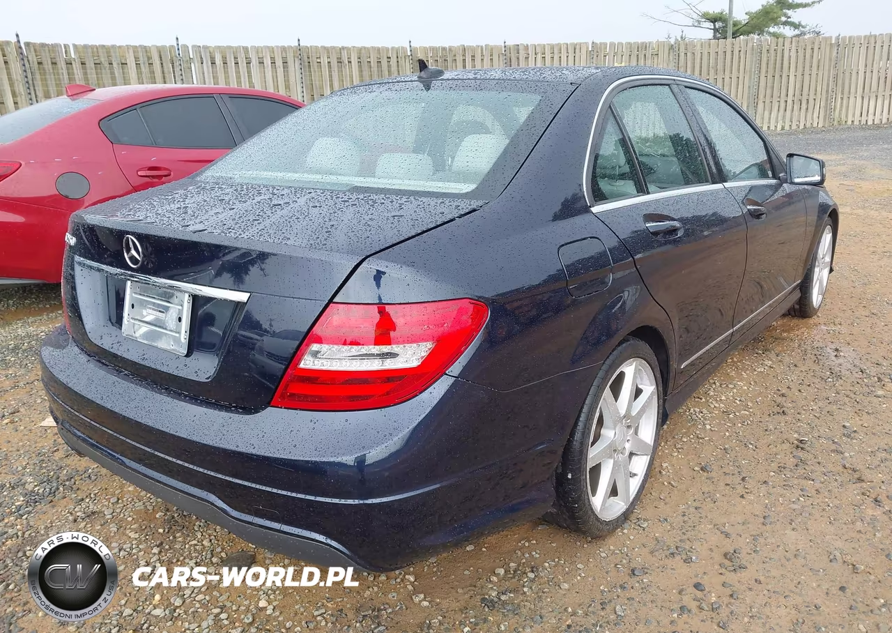 2014 Mercedes-Benz C 250 Sport VIN:WDDGF4HB1EA935674 - 4