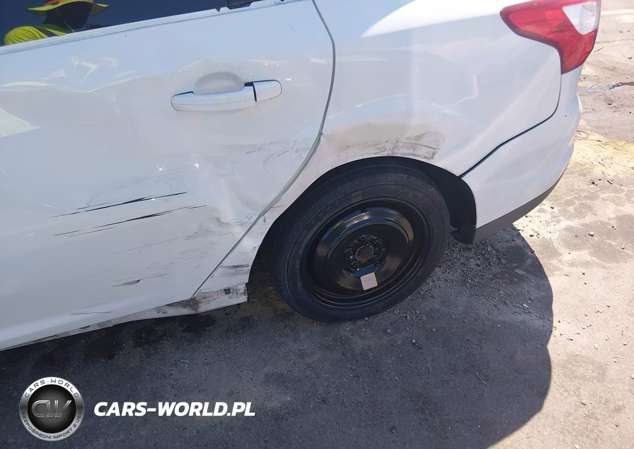 2014 Ford Focus Se VIN:1FADP3F25EL231320 - 6