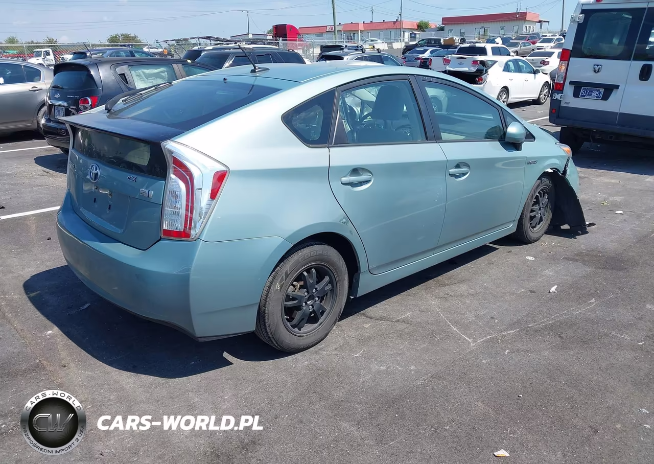 2013 Toyota Prius VIN:JTDKN3DUXD1698030 - 4