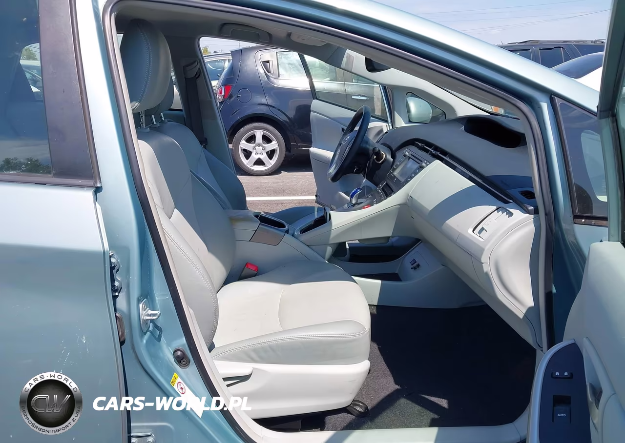 2013 Toyota Prius VIN:JTDKN3DUXD1698030 - 5