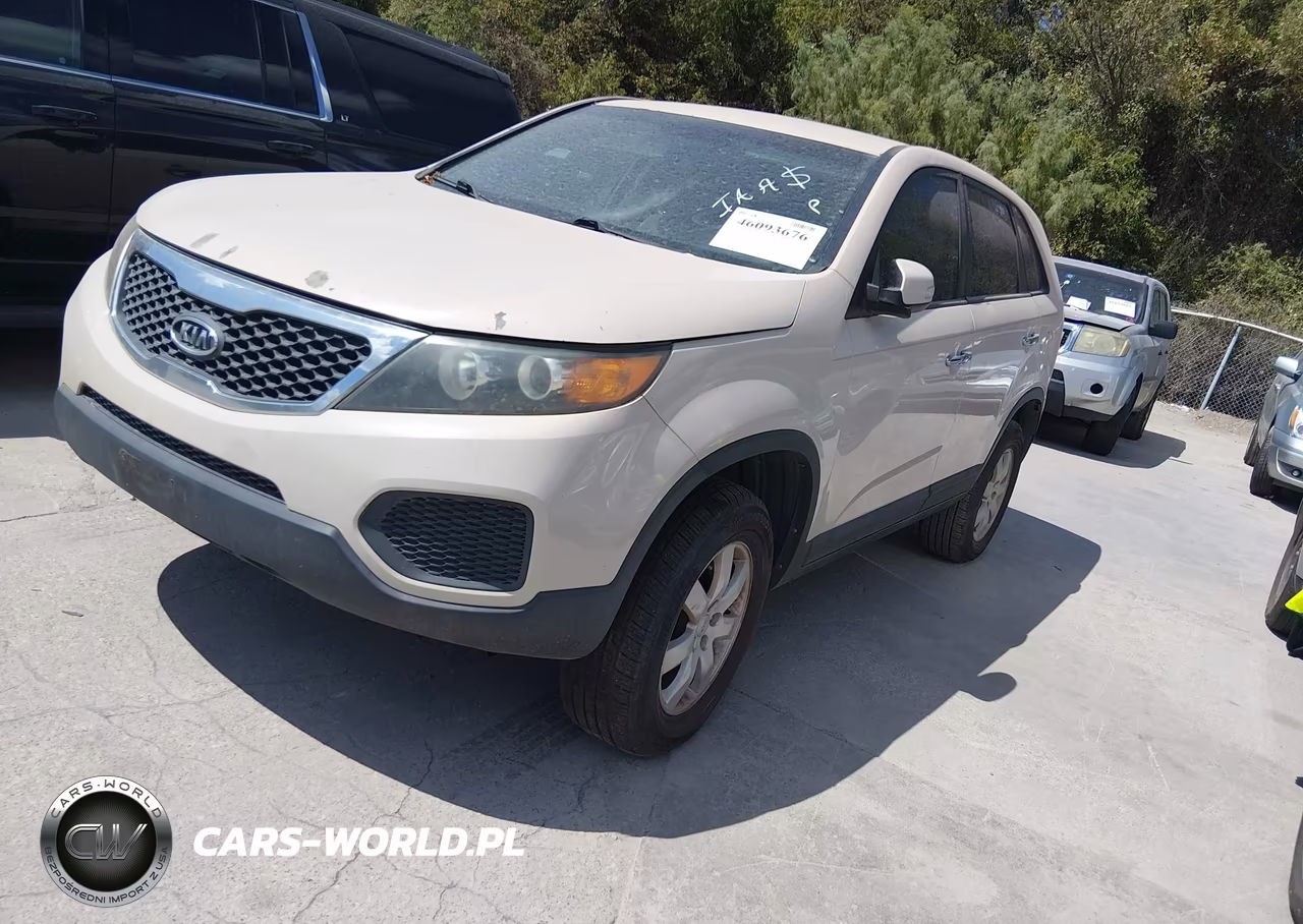 2011 Kia Sorento Lx VIN:5XYKT3A15BG053704 - 2