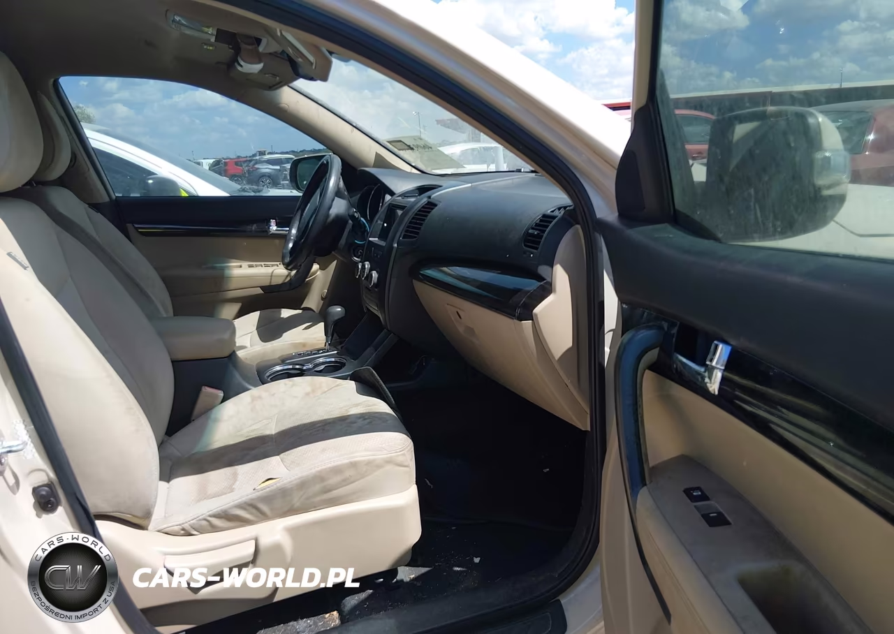 2011 Kia Sorento Lx VIN:5XYKT3A15BG053704 - 5